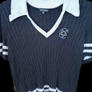 Hot Topic Black and White Collared Sweater